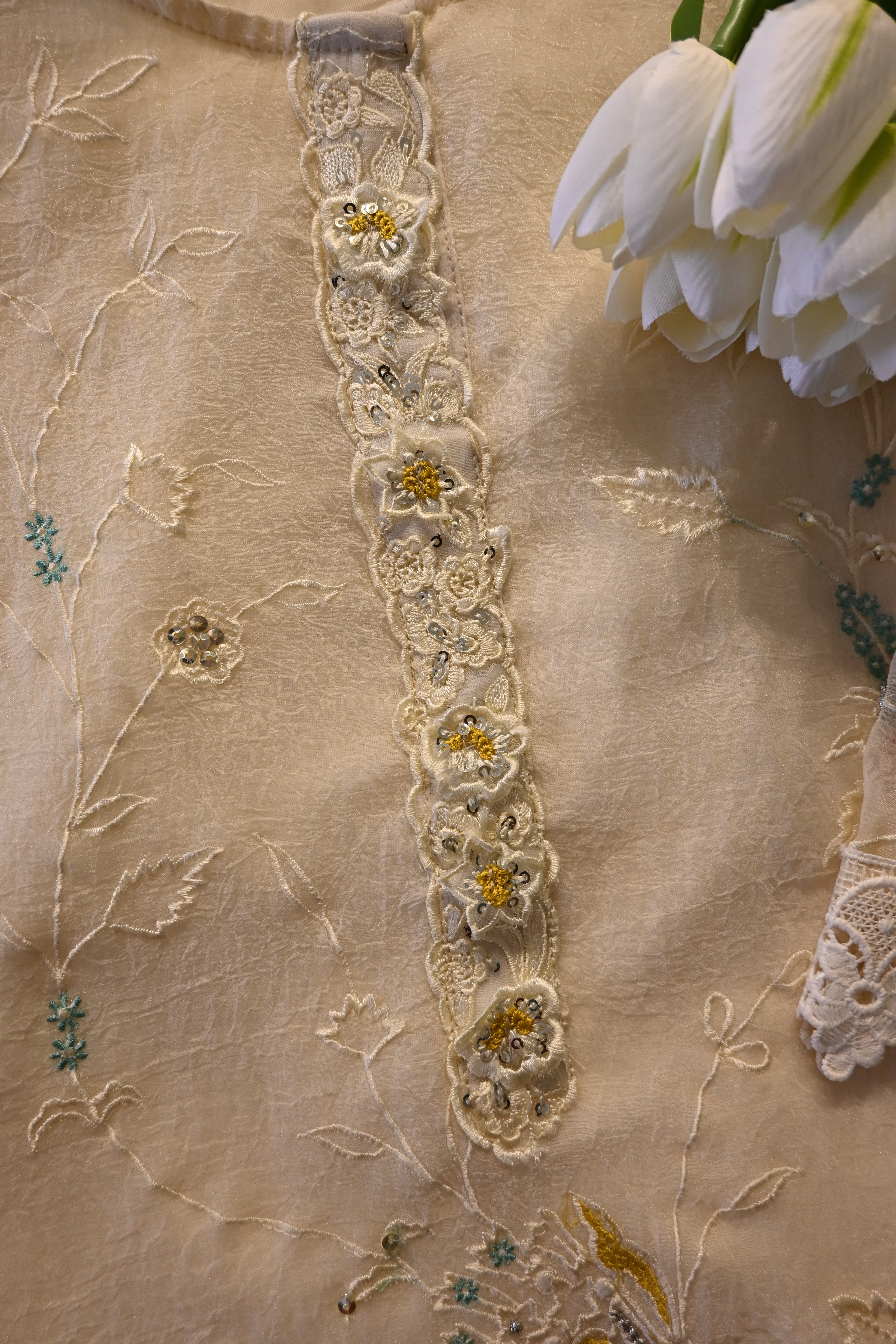 Off-White Embroidered Kurta Pant Set for Women | Elegant Ethnic Wear